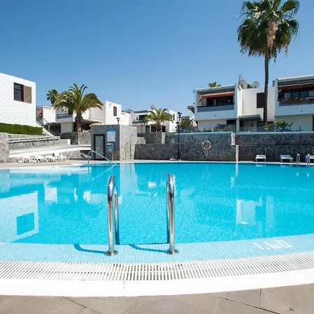 First Floor Quite Bungalow Terrace And Pool *