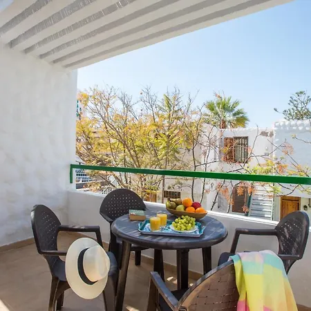 304 First Floor Quite Bungalow Terrace & Pool Playa de las Americas (Tenerife)